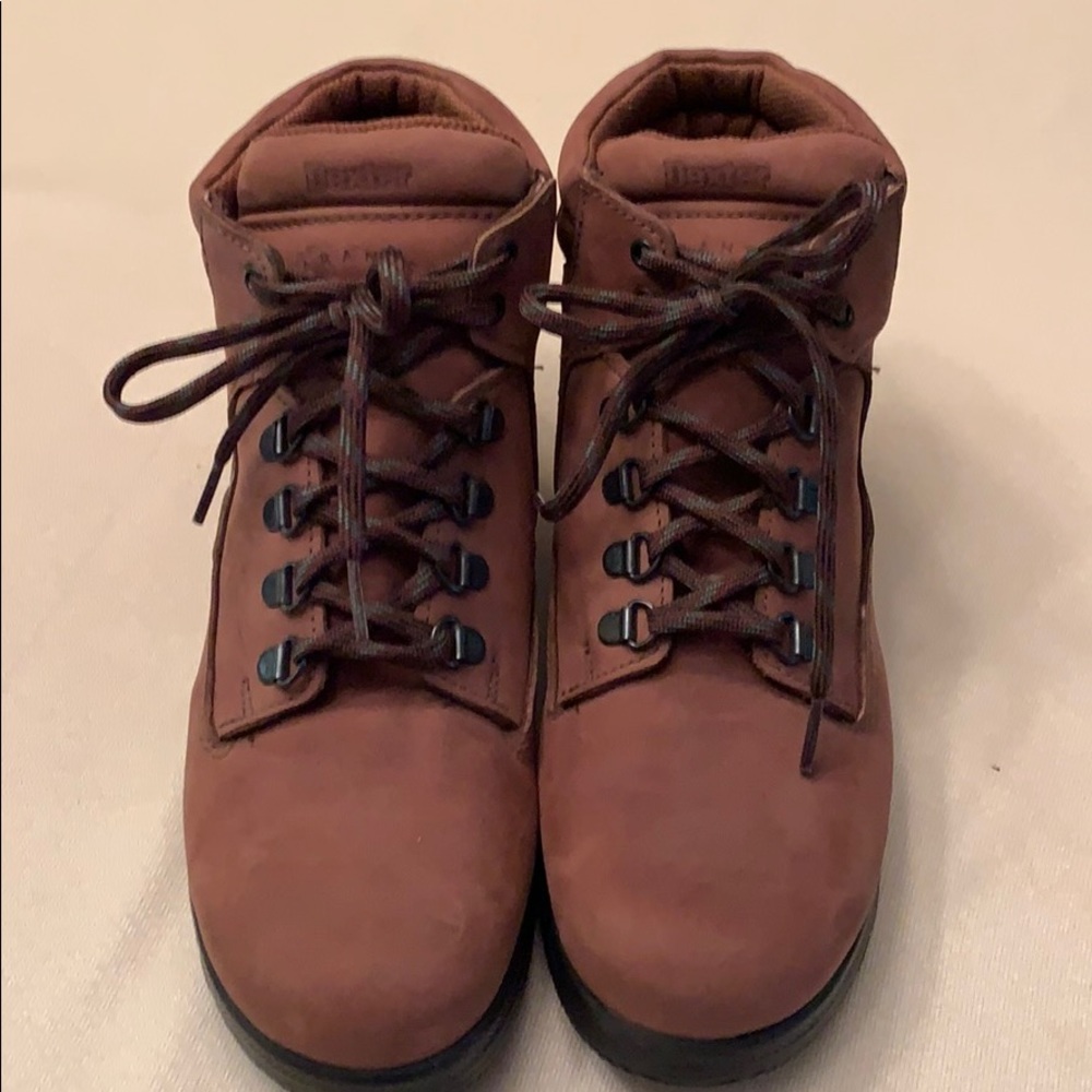 Dexter women’s walkmocs - size 9